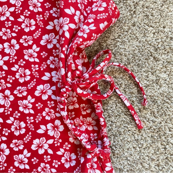 Hollister Red & White Hibiscus Print Cut Out Midi Dress, Size Medium - Picture 3 of 9